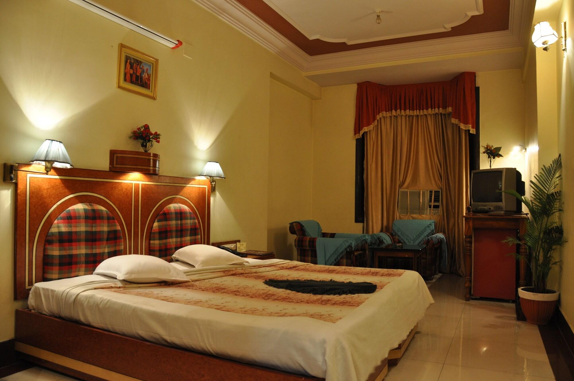 Hotel Rishi Regency Jabalpur Eksteriør billede