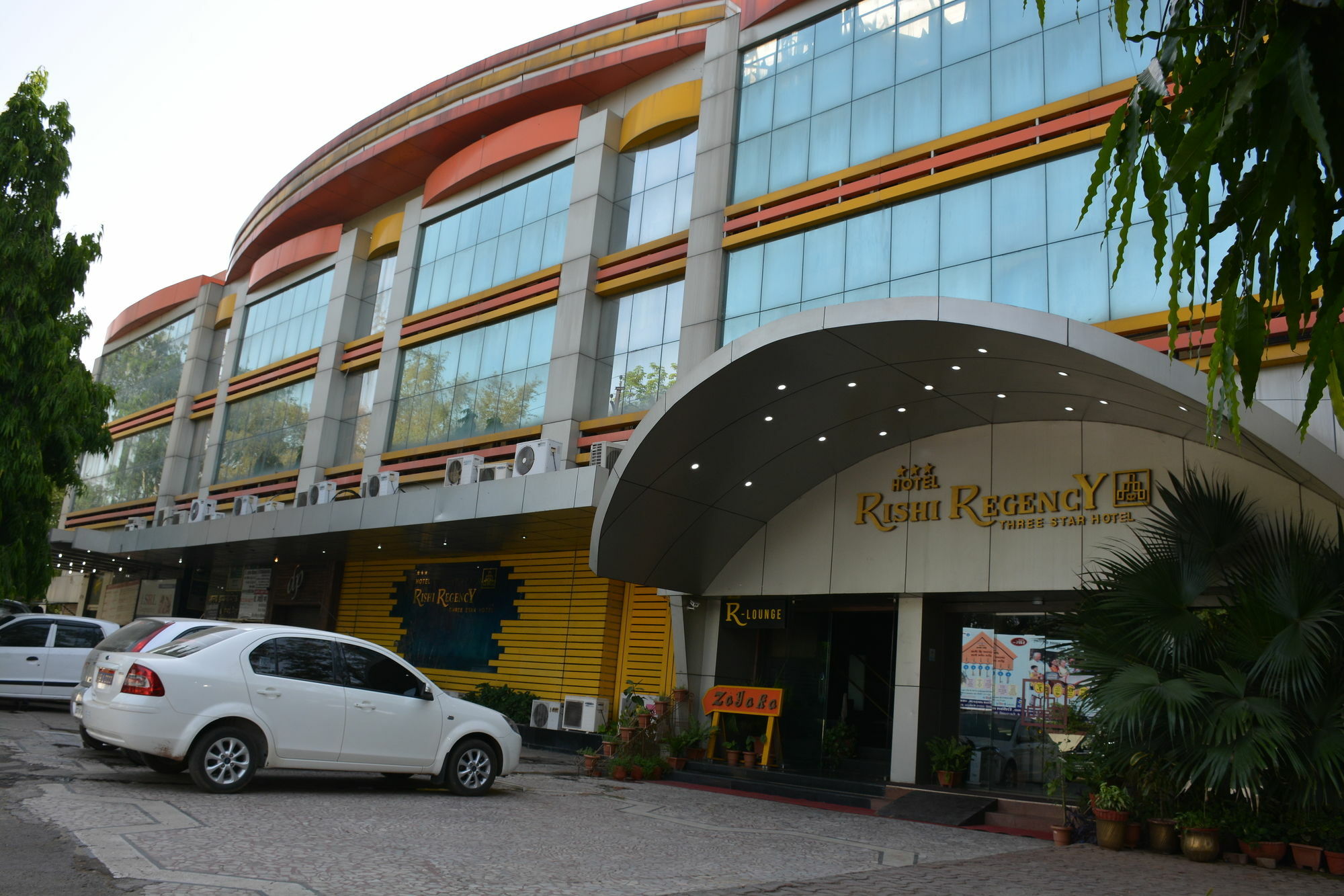 Hotel Rishi Regency Jabalpur Eksteriør billede